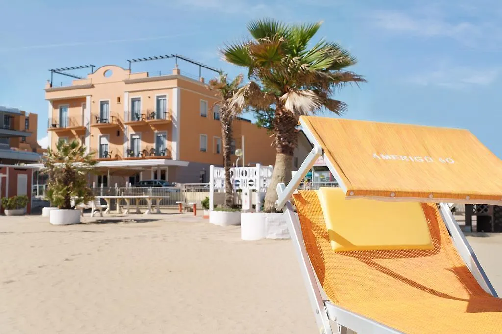 Hotel Holiday Beach Rimini 2*, Viserbella di Rimini